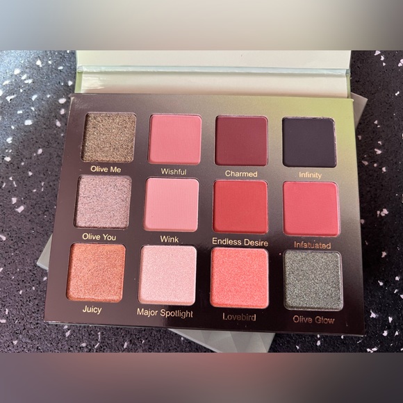 VIOLET VOSS | Olive You Forever Eyeshadow Palette - Picture 5 of 6